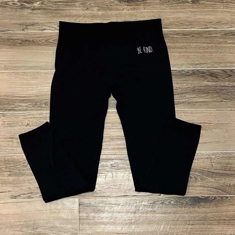 Rae Dunn Black Leggings with 'Be Kind' Print